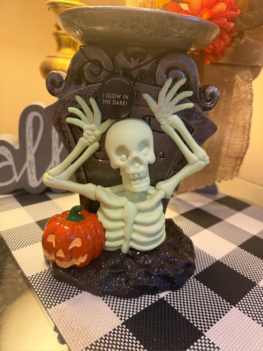 HALLOWEEN BATH & BODY WORKS CANDLE HOLDER NWT 2026 GLOW IN DARK SKELETON